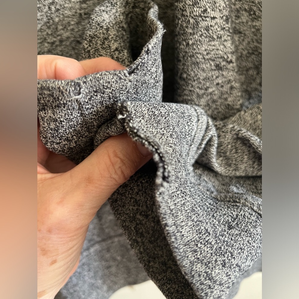 Men’s H&M Gray Sweater Size Large - Picture 2 of 5